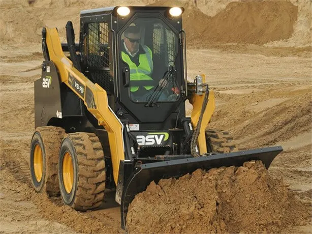 Wheeled skid steer